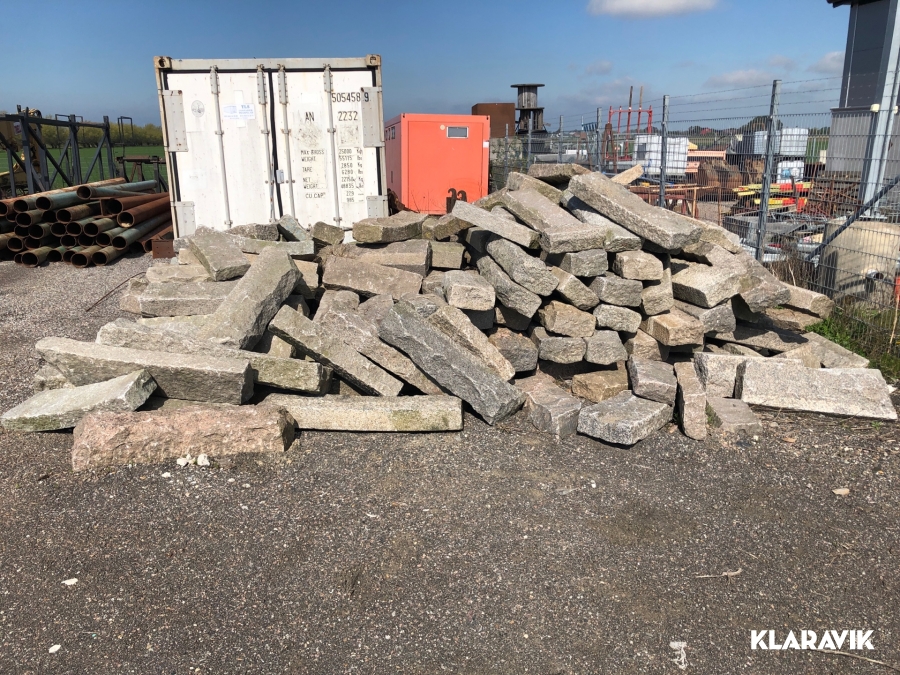 Begagnad råkanststen svensk granit 