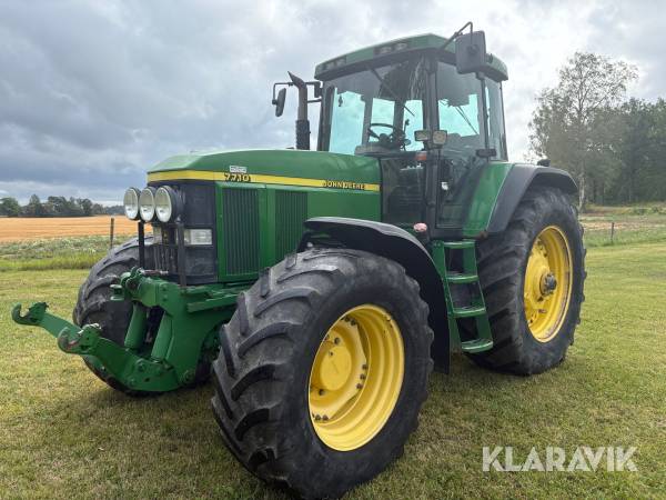 Traktor John Deere 7710