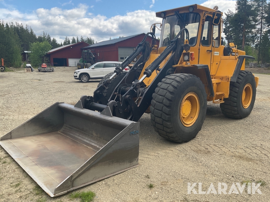 Hjullastare Volvo BM 4400 med våg