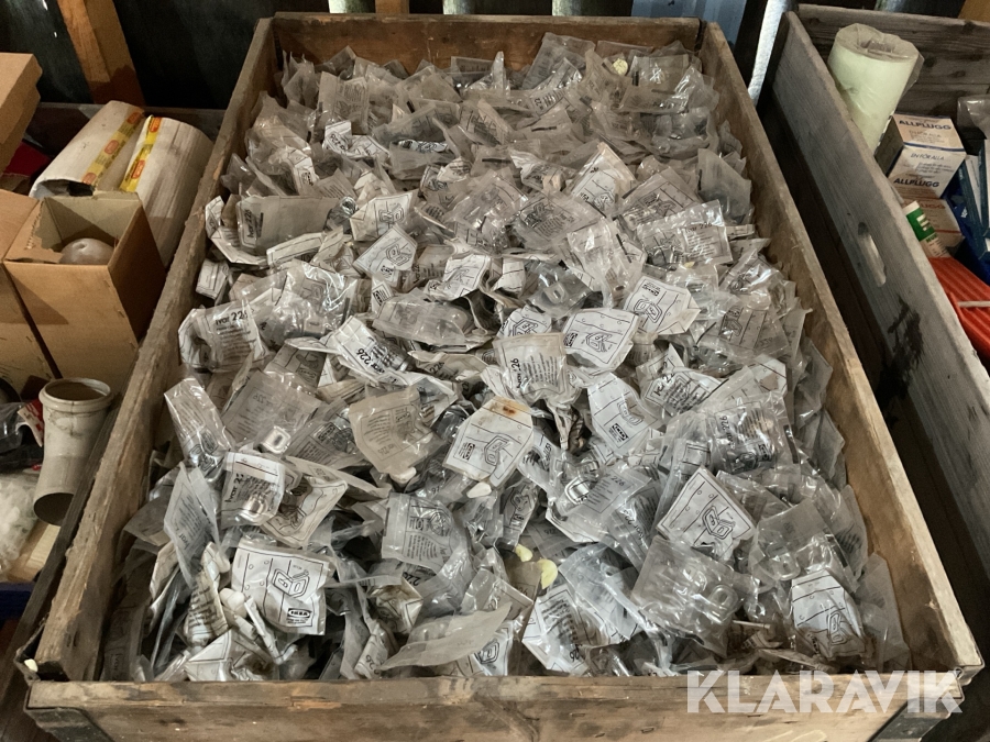 Pall med Vinkelbeslag Ikea Ivar 226