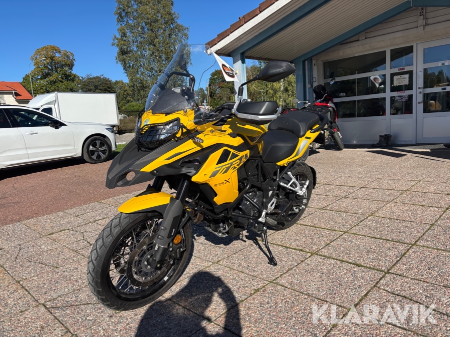Motorcykel Benelli TKR 502 X