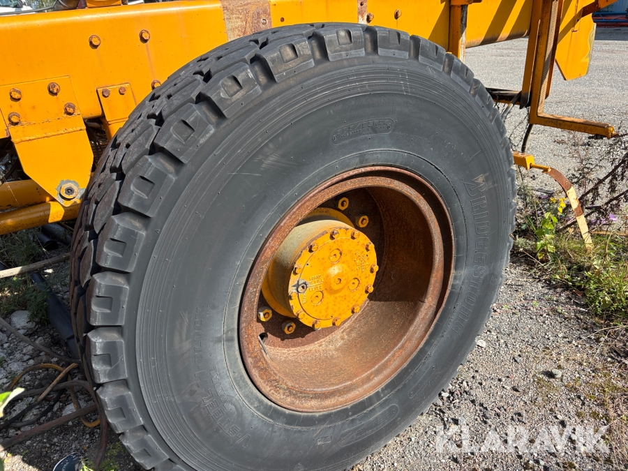 Däck till lastmaskinen på fälg 385/95 R24 4st