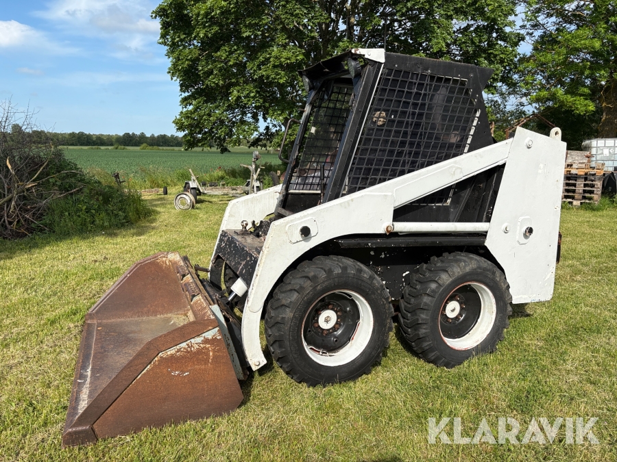 Kompaktlastare Bobcat 631 med skopa & gafflar