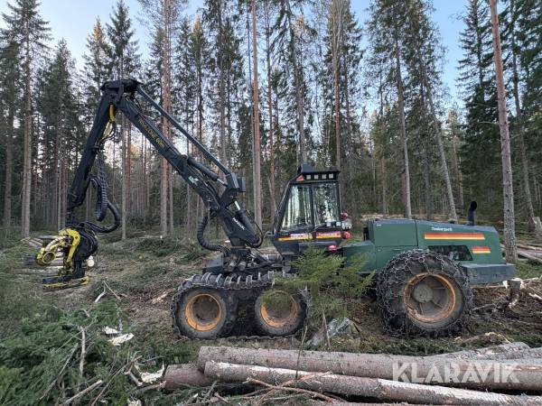 Skördare Timberjack FMG 990 med parallell loglift 190