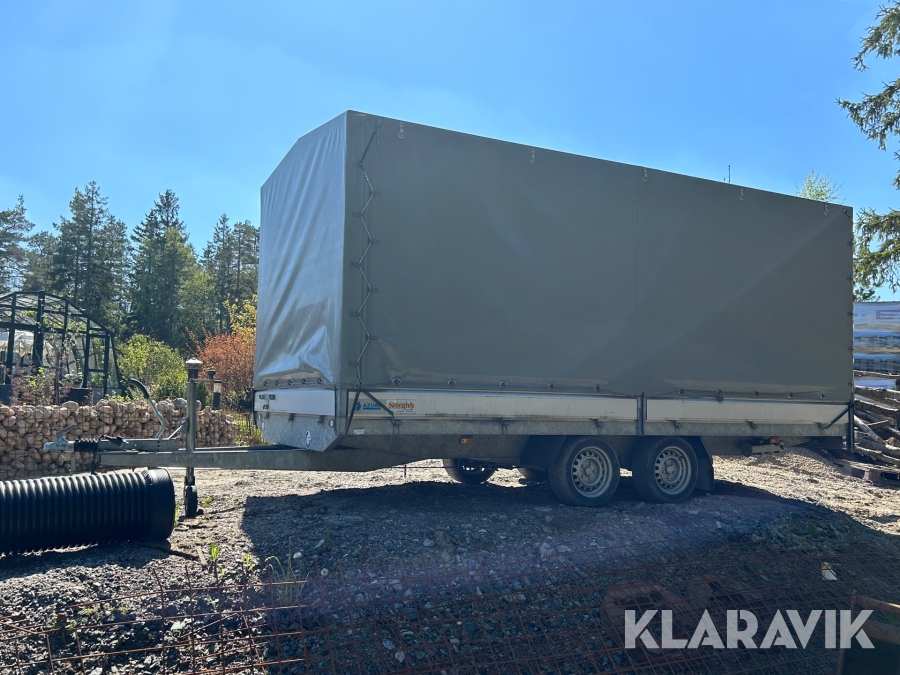 Personbilssläp Hapert 2700 med ramper och stödben och kapell