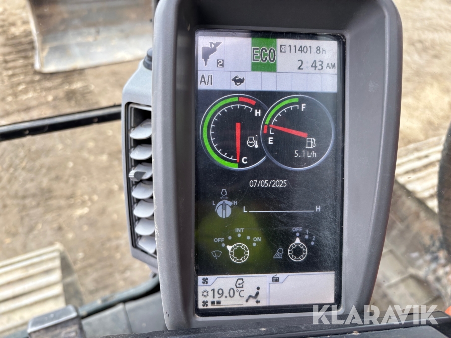 Grävmaskin Hitachi ZX225USLC-5B