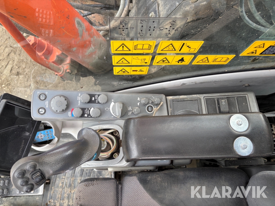 Grävmaskin Hitachi ZX225USLC-5B