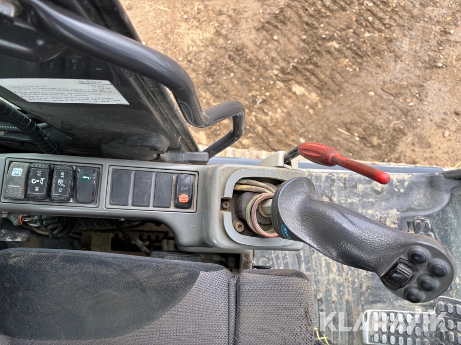 Grävmaskin Hitachi ZX225USLC-5B