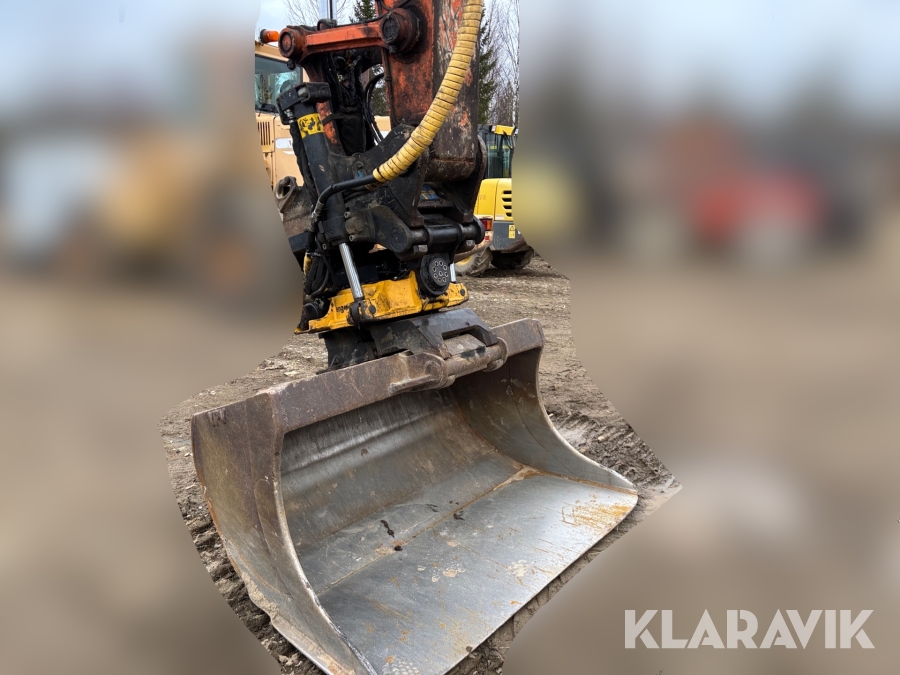 Grävmaskin Hitachi ZX225USLC-5B