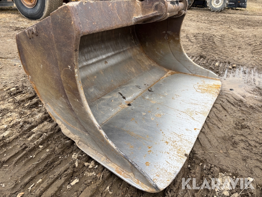 Grävmaskin Hitachi ZX225USLC-5B