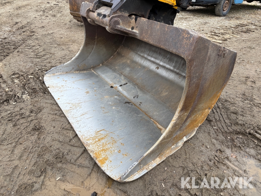 Grävmaskin Hitachi ZX225USLC-5B