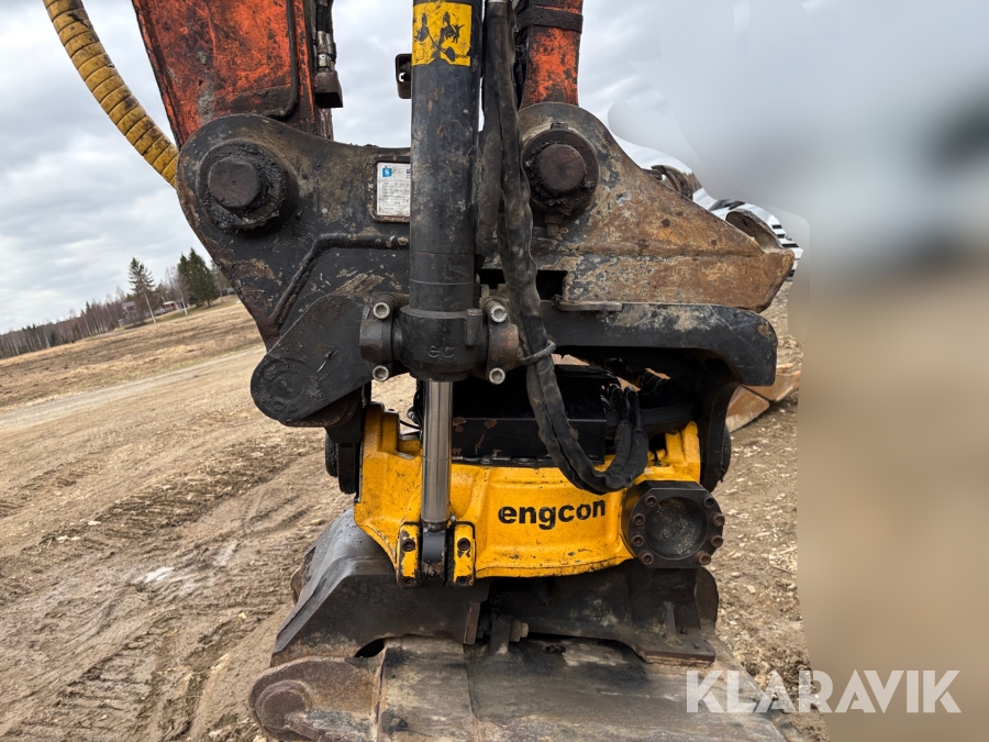 Grävmaskin Hitachi ZX225USLC-5B