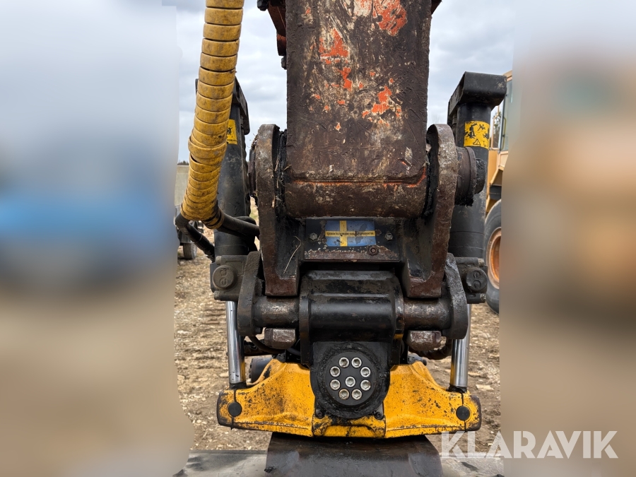 Grävmaskin Hitachi ZX225USLC-5B