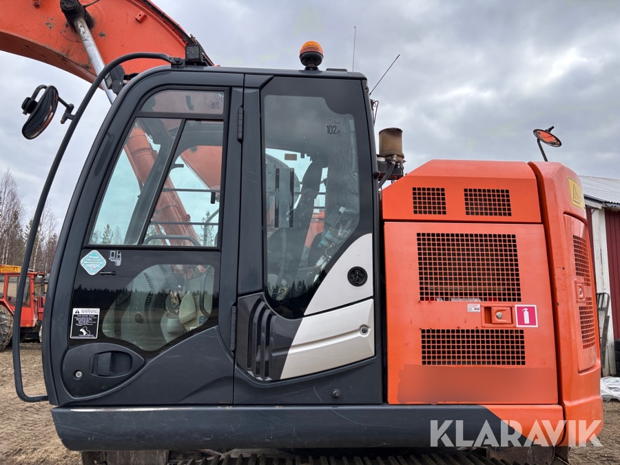 Grävmaskin Hitachi ZX225USLC-5B
