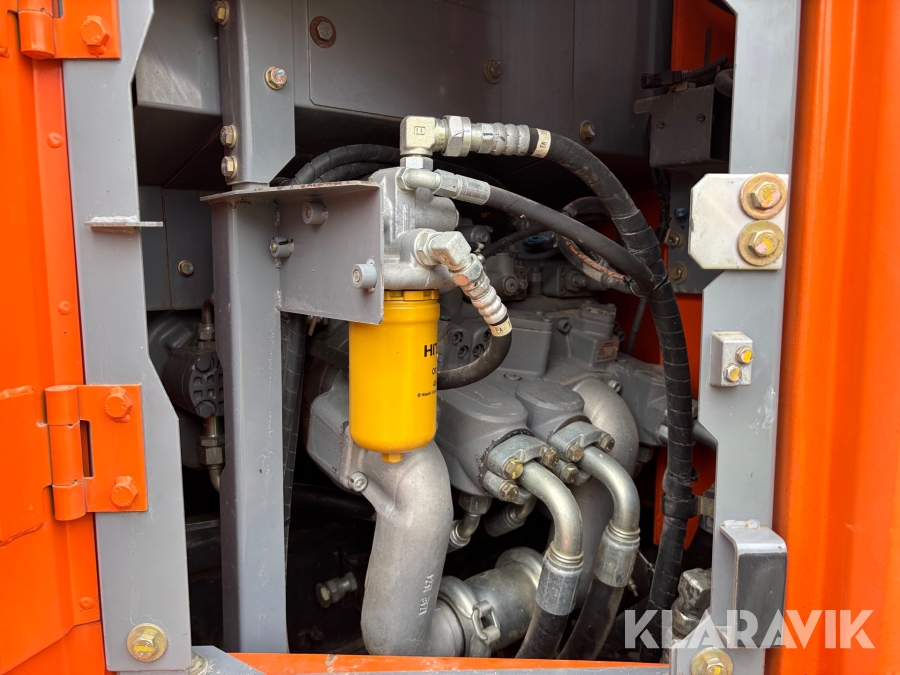 Grävmaskin Hitachi ZX225USLC-5B