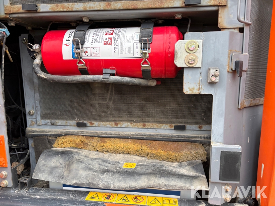 Grävmaskin Hitachi ZX225USLC-5B