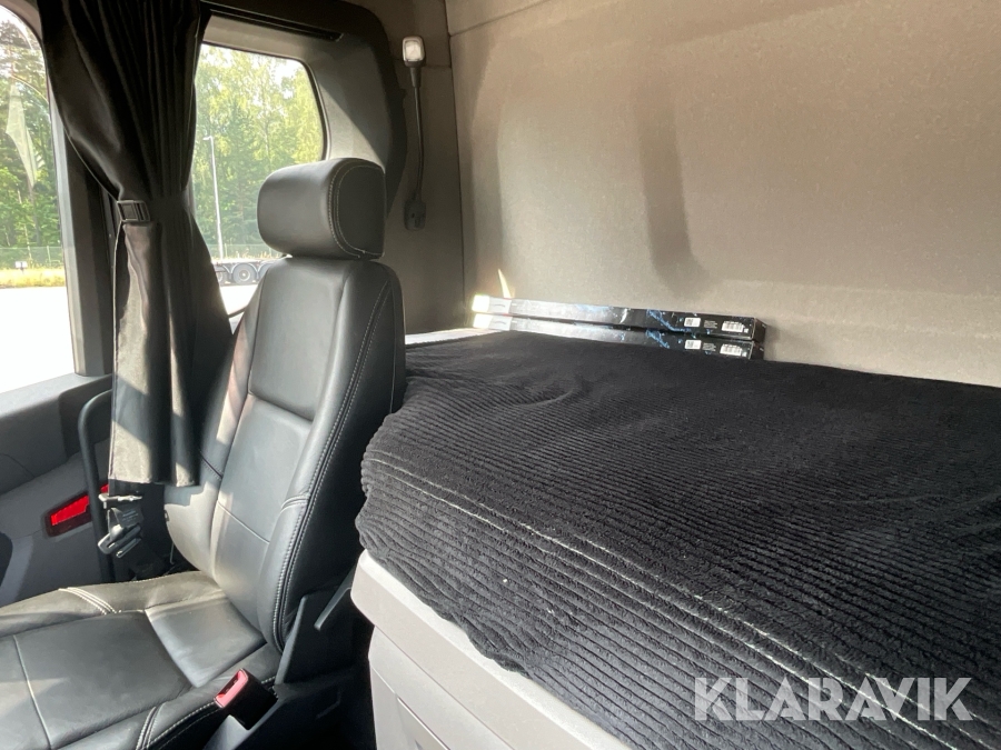 Timmerbil med släp Scania R560