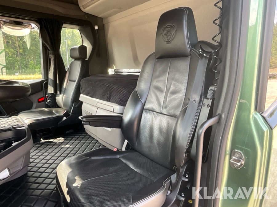 Timmerbil med släp Scania R560