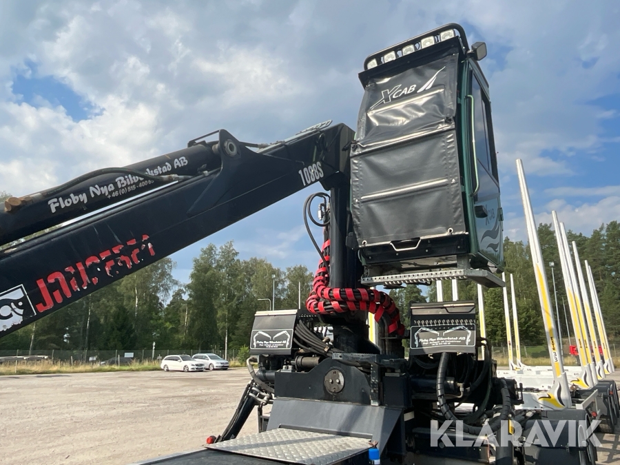 Timmerbil med släp Scania R560