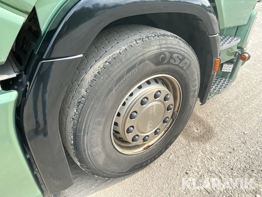 Timmerbil med släp Scania R560