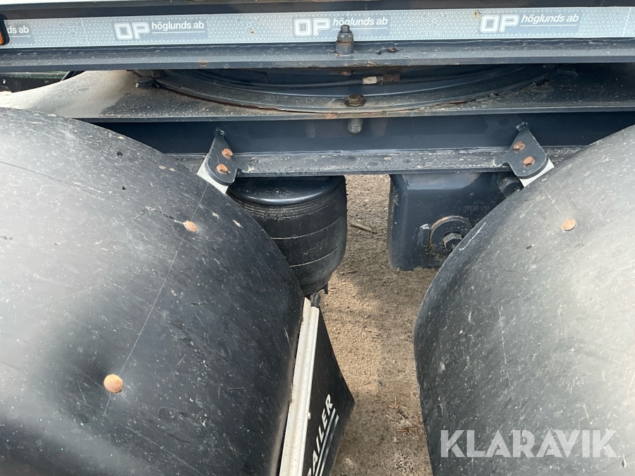 Timmerbil med släp Scania R560