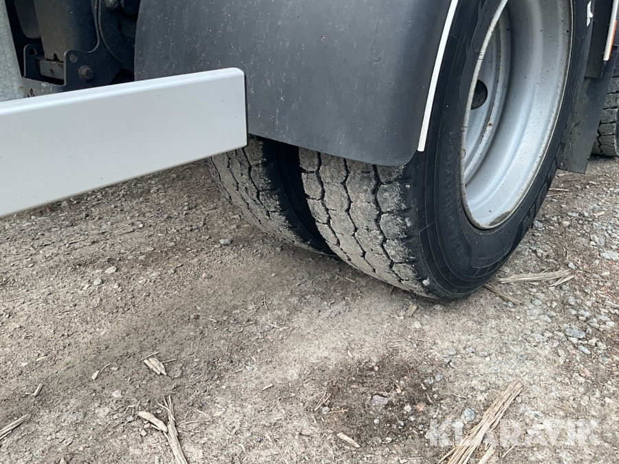 Timmerbil med släp Scania R560