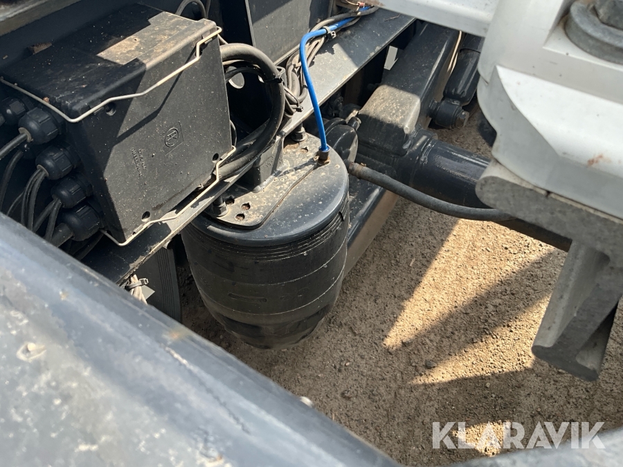 Timmerbil med släp Scania R560