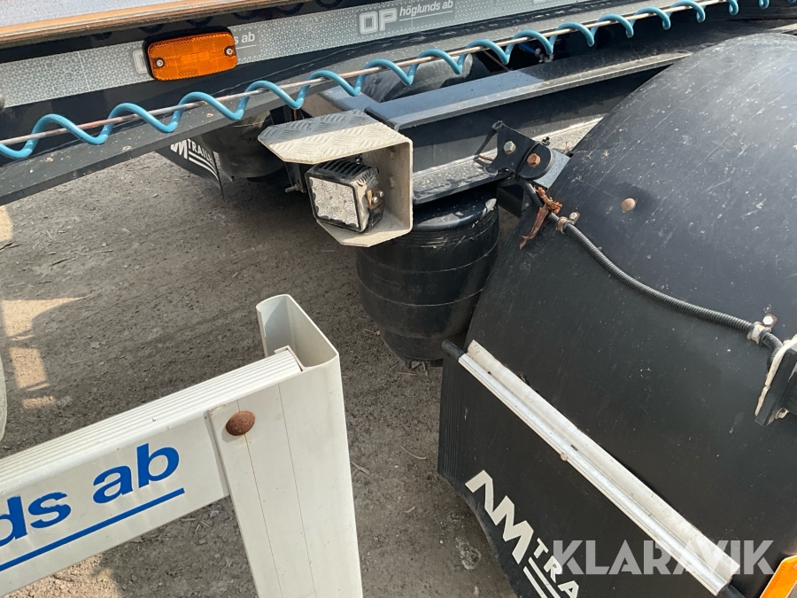 Timmerbil med släp Scania R560