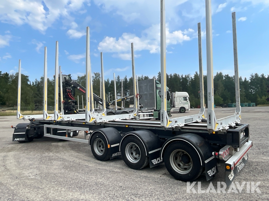 Timmerbil med släp Scania R560