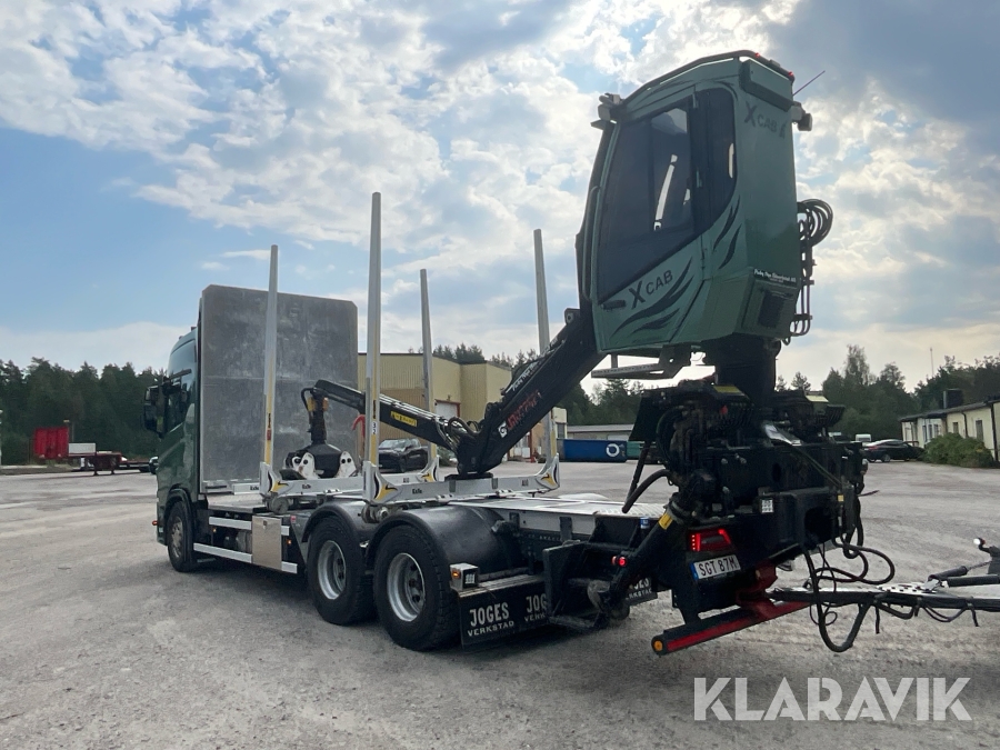 Timmerbil med släp Scania R560