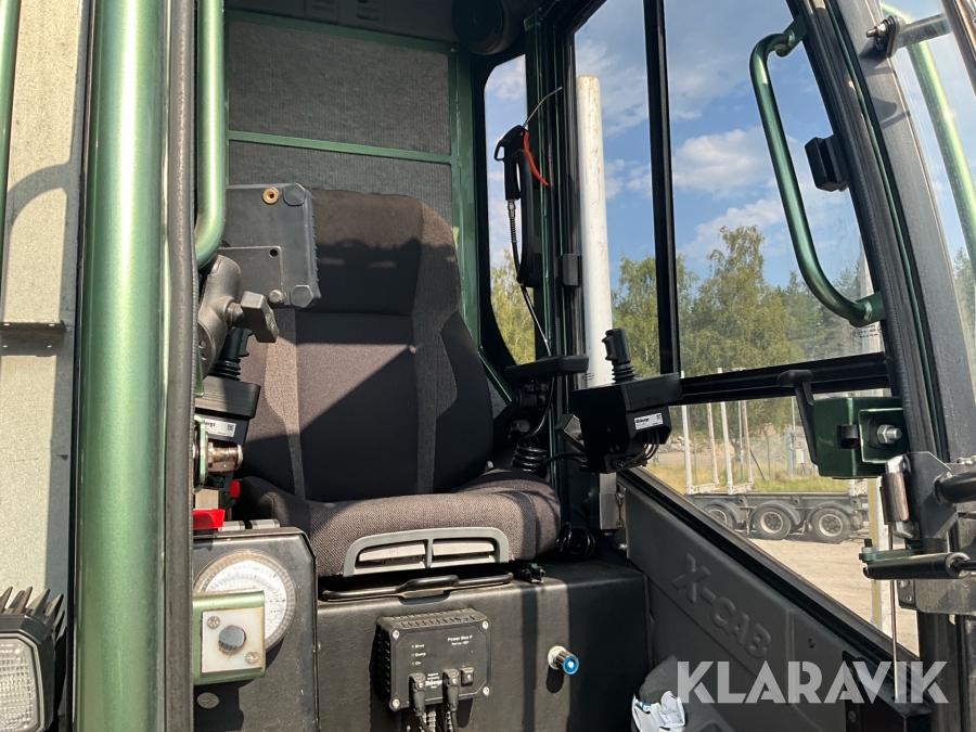 Timmerbil med släp Scania R560