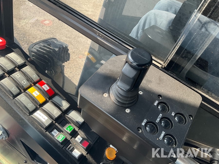 Timmerbil med släp Scania R560