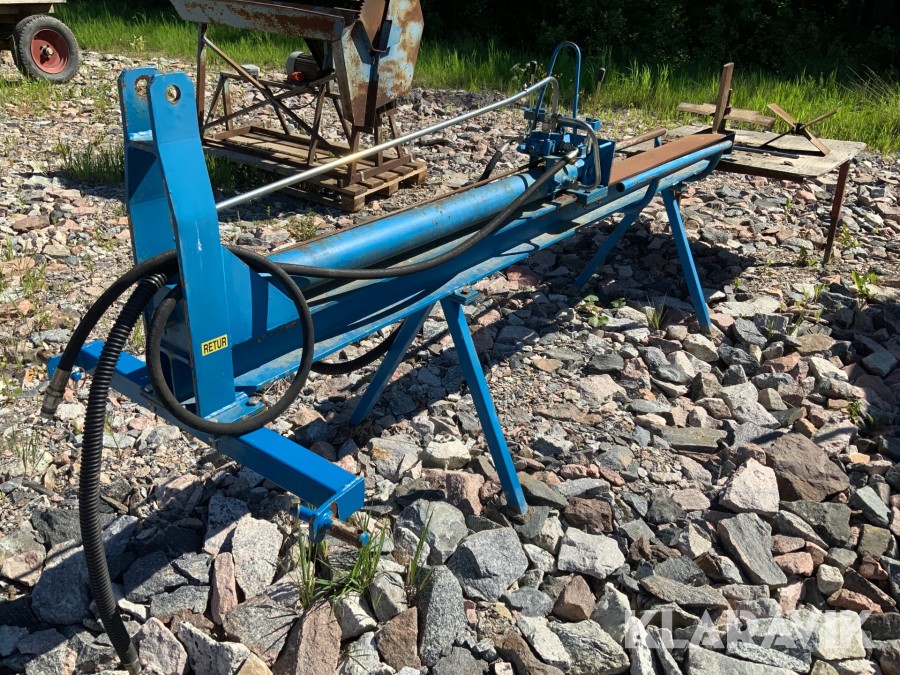 Hydrauldriven vedklyv Nedergatans maskiner TK130