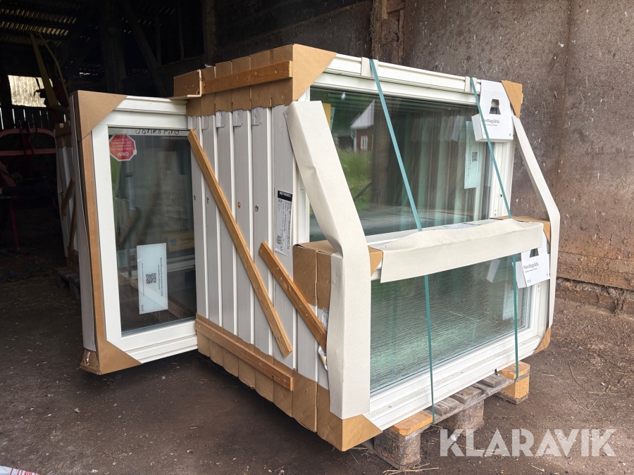 Träfönster med aluframsida samt glasdörr Svenska Fönster 14 enheter