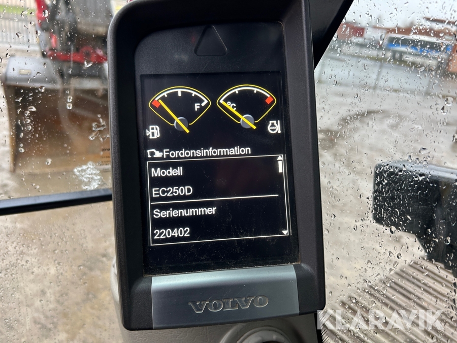 Bandgrävare Volvo EC250DNL Med tiltrotator och flera redskap