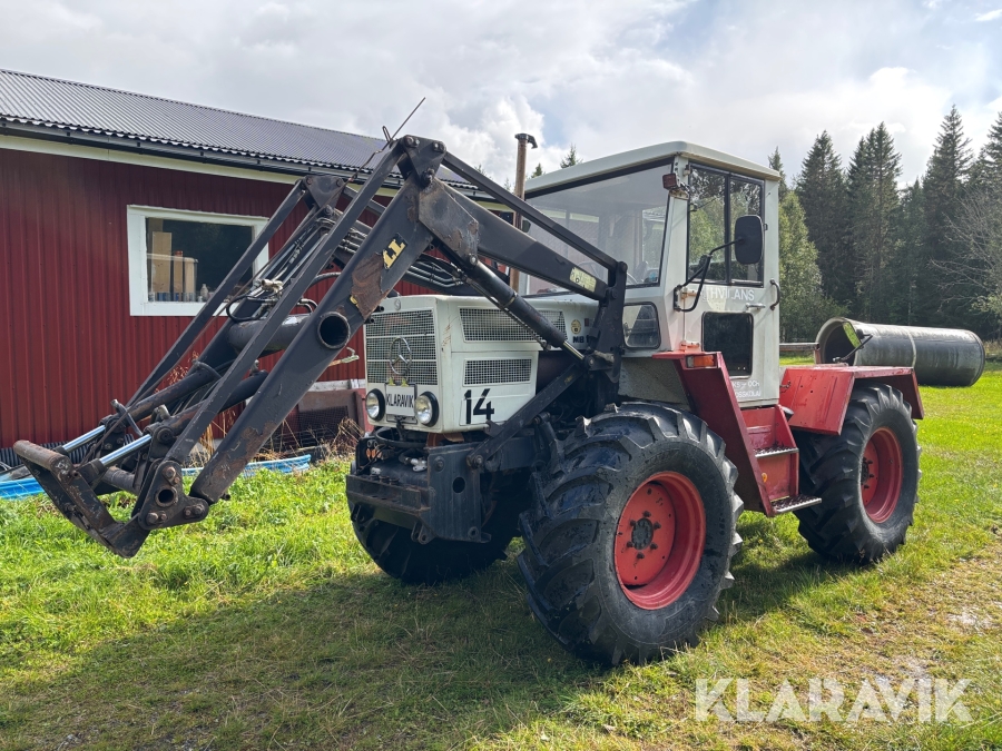 Traktor Mercedes-Benz Trac 680 med lastare