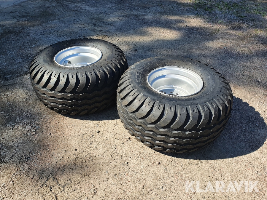 Vagnsdäck med fälg 2 st 400/60-15.5 14 lagers