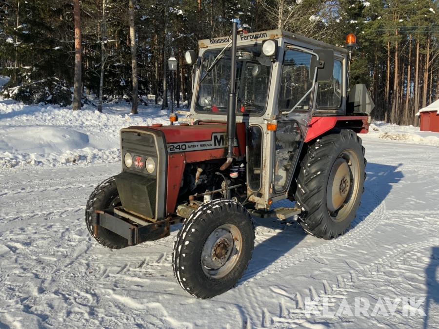 Traktor Massey Ferguson 240