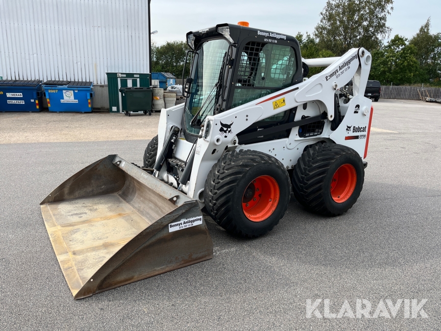 Kompaktlastare Bobcat S770 med redskap