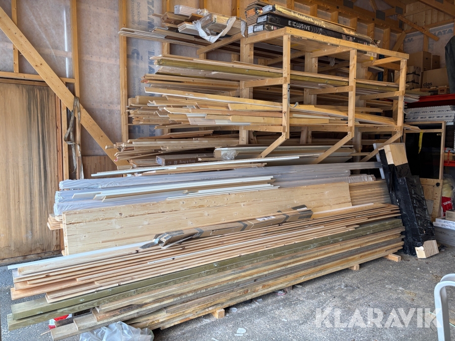 Parti med virke och golv