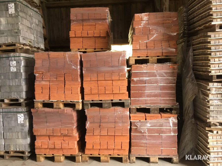 Slätsågat golvtegel Haga Tegelbruk ca 600 m2