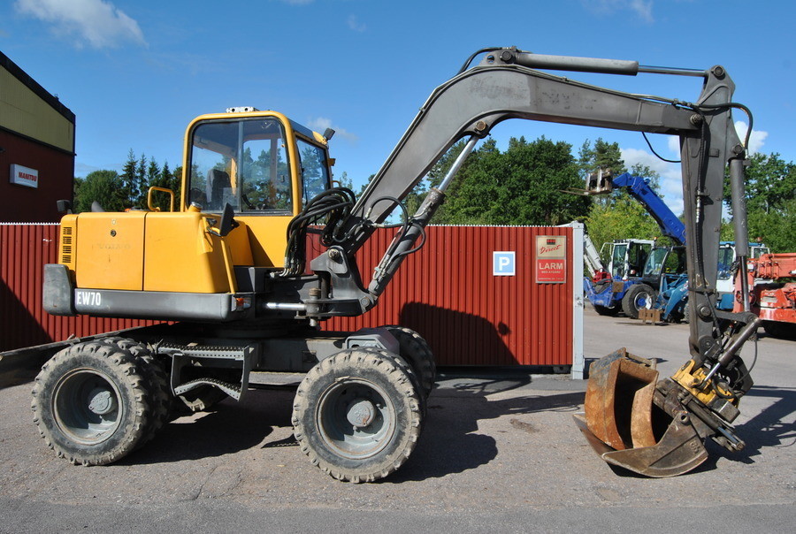 Hjulgrävare Volvo EW70 m Rototilt + Skopor