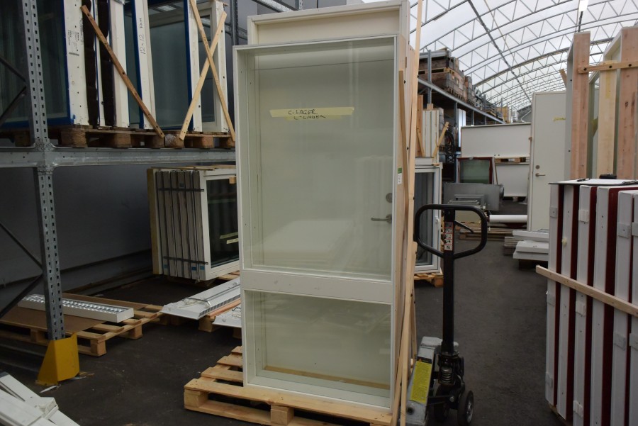 Fönster 4 styck samt 1st dörr i karm