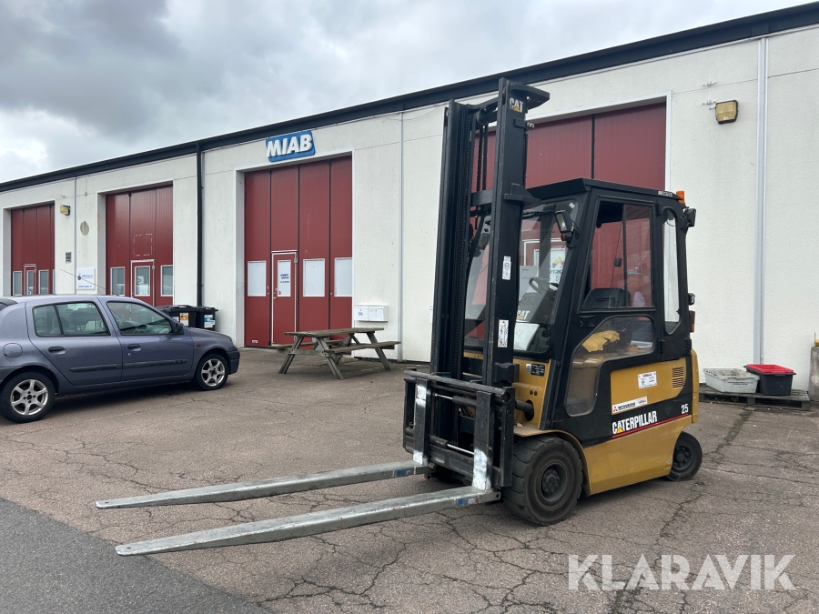 Truck Mitsubishi Caterpiller EP25K