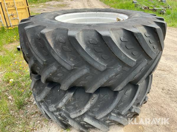 Traktordäck på fälg Valtra/kleber 650/85R38 2st