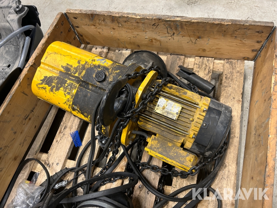 Svängkran med telfer Kone 1 ton