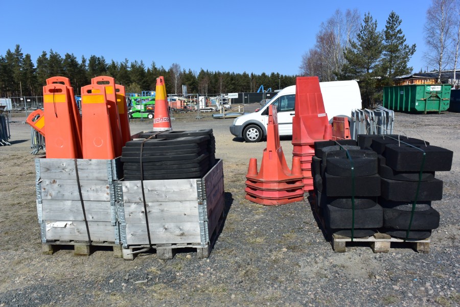 Varningskoner och gummivikter