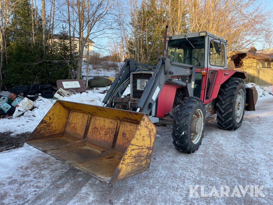 Traktor Massey Ferguson 590 4WD med lastare och snöfräs