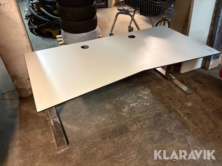 Höj- och sänkbart bord Horreds