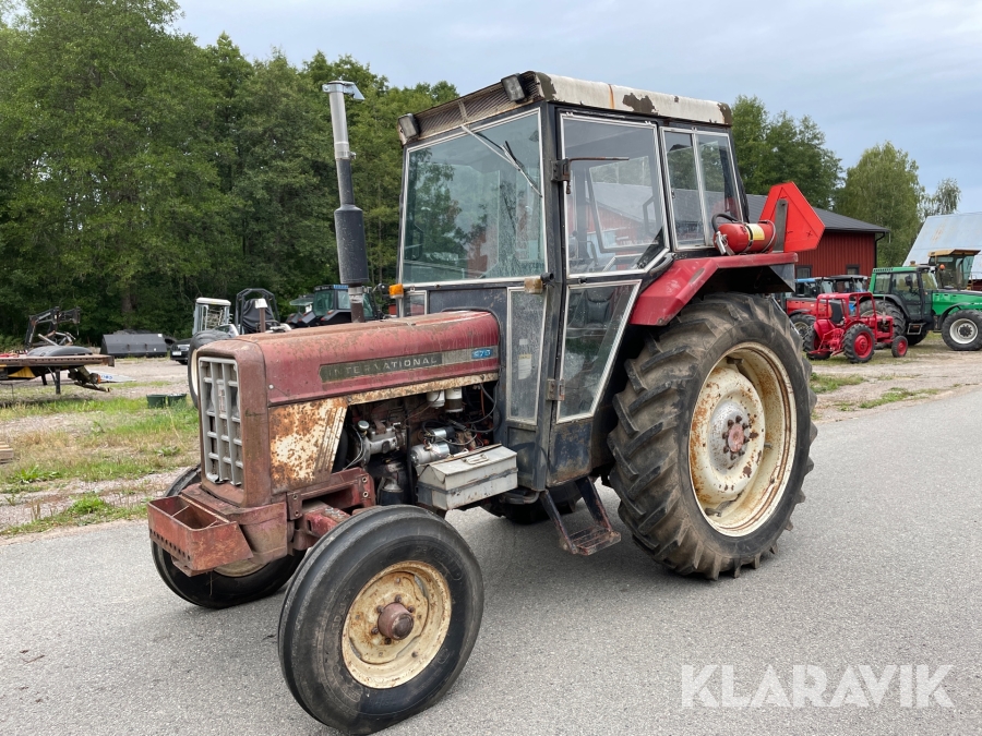 Traktor International 475